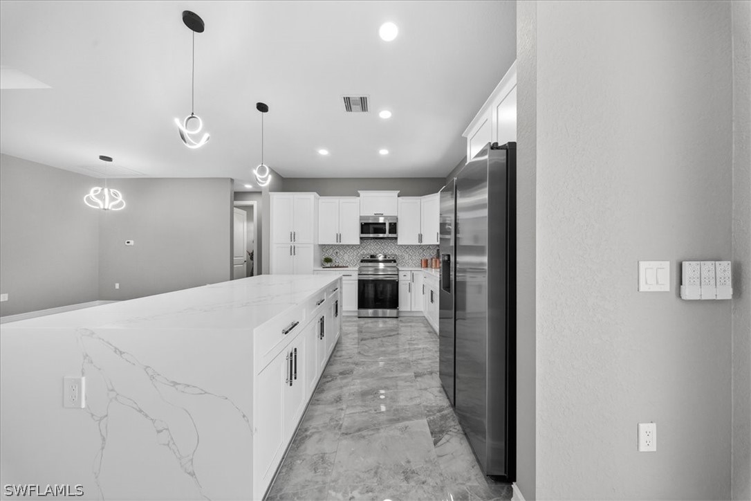 4 Bed SingleFamilyResidence for Sale in Lehigh Acres, photo 12