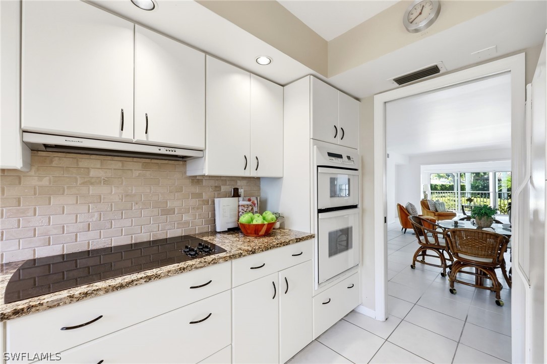2 Bed Condominium for Sale in Naples, photo 12