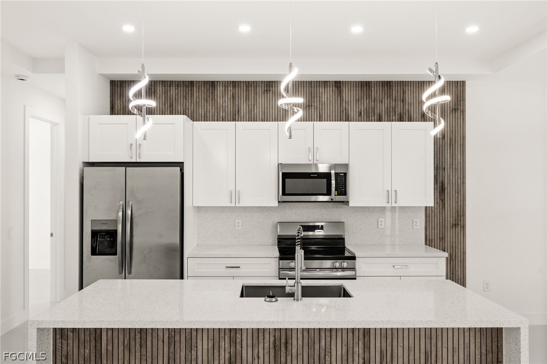 3 Bed SingleFamilyResidence for Sale in Lehigh Acres, photo 12