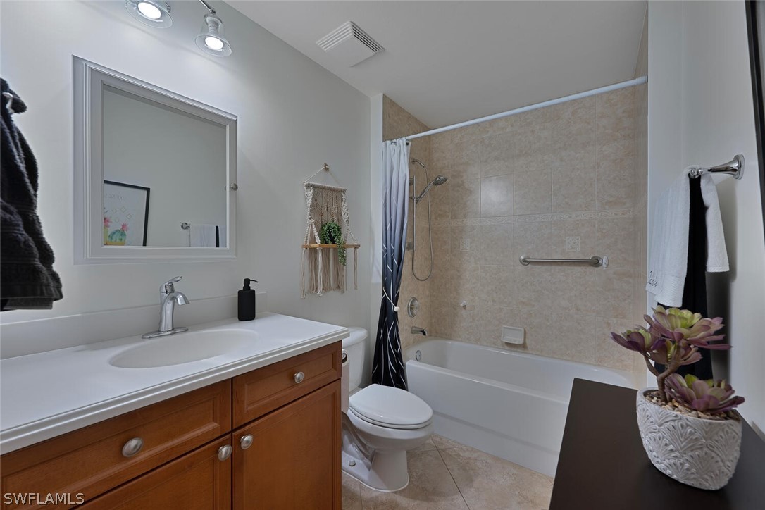 3 Bed Condominium for Sale in The Carlysle, FL, $310,000 — photo 12