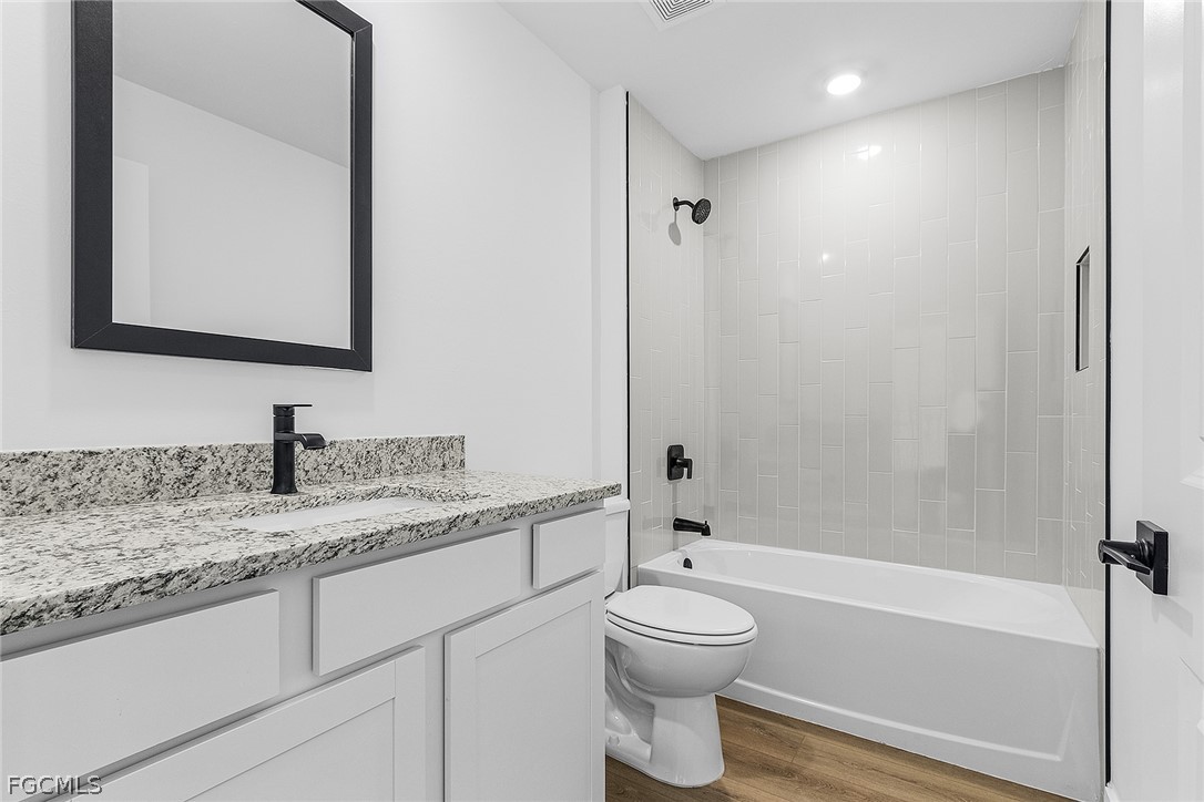 3 Bed SingleFamilyResidence for Sale in Cape Coral, photo 12