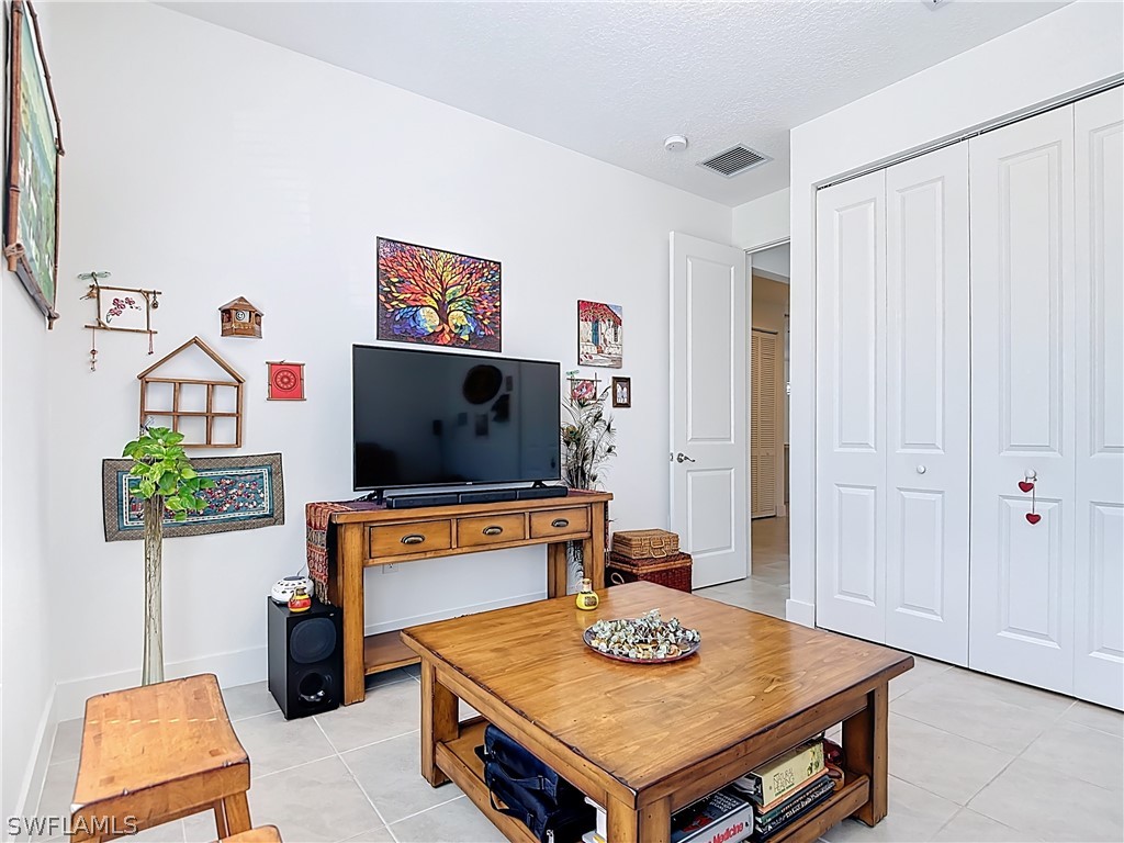 3 Bed SingleFamilyResidence for Sale in Silverwood, FL — photo 12