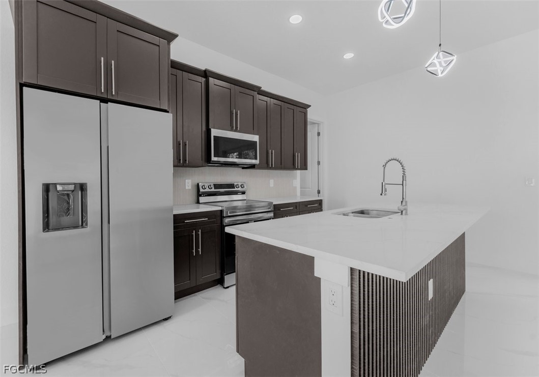 3 Bed SingleFamilyResidence for Sale in Lehigh Acres, photo 12