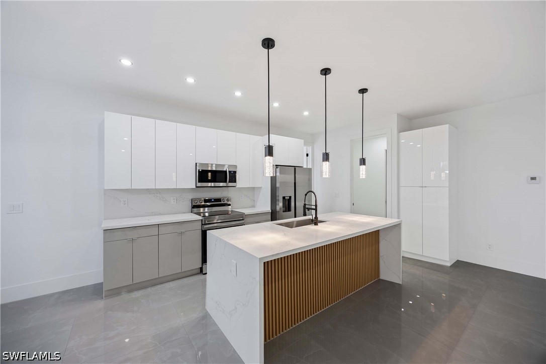 4 Bed SingleFamilyResidence for Sale in Lehigh Acres, photo 12