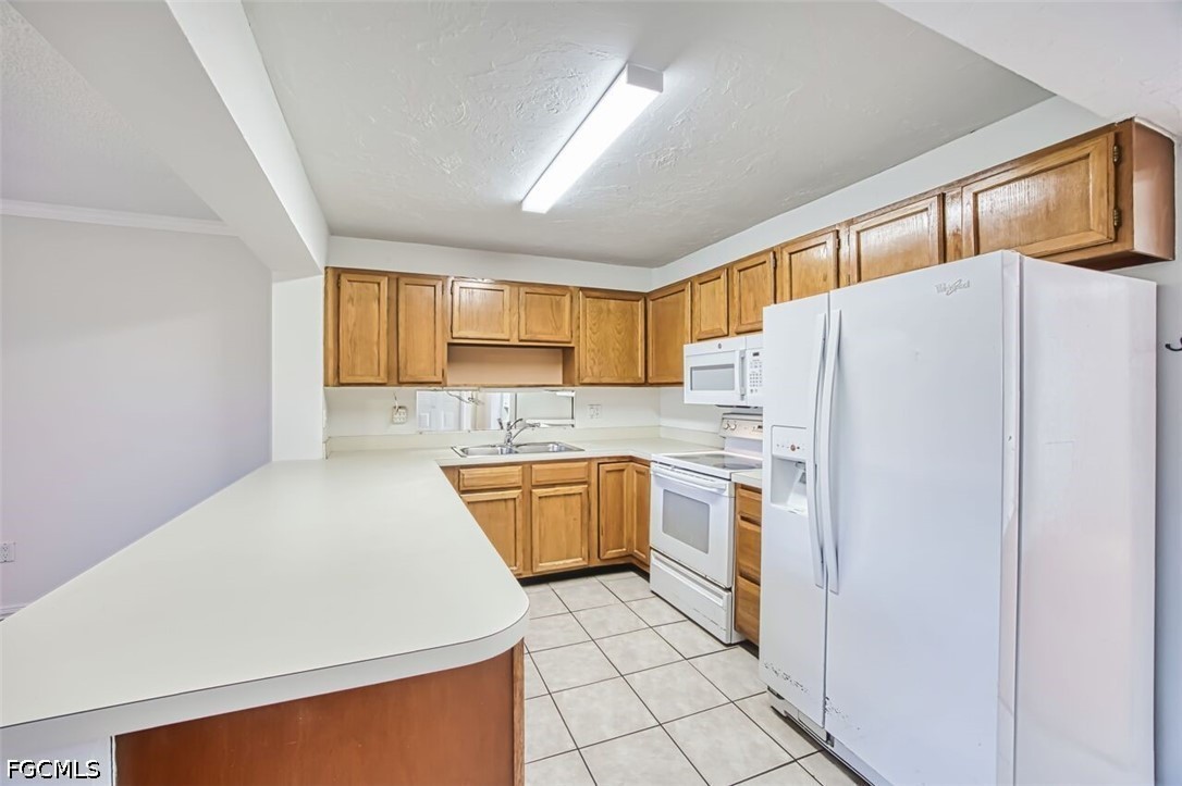 2 Bed Condominium for Sale in Fort Myers, FL, $94,900 — photo 12
