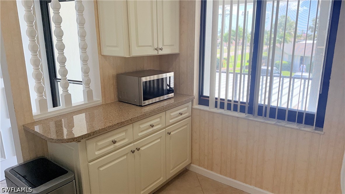 2 Bed Waterfront Home for Sale in Cape Coral, photo 12