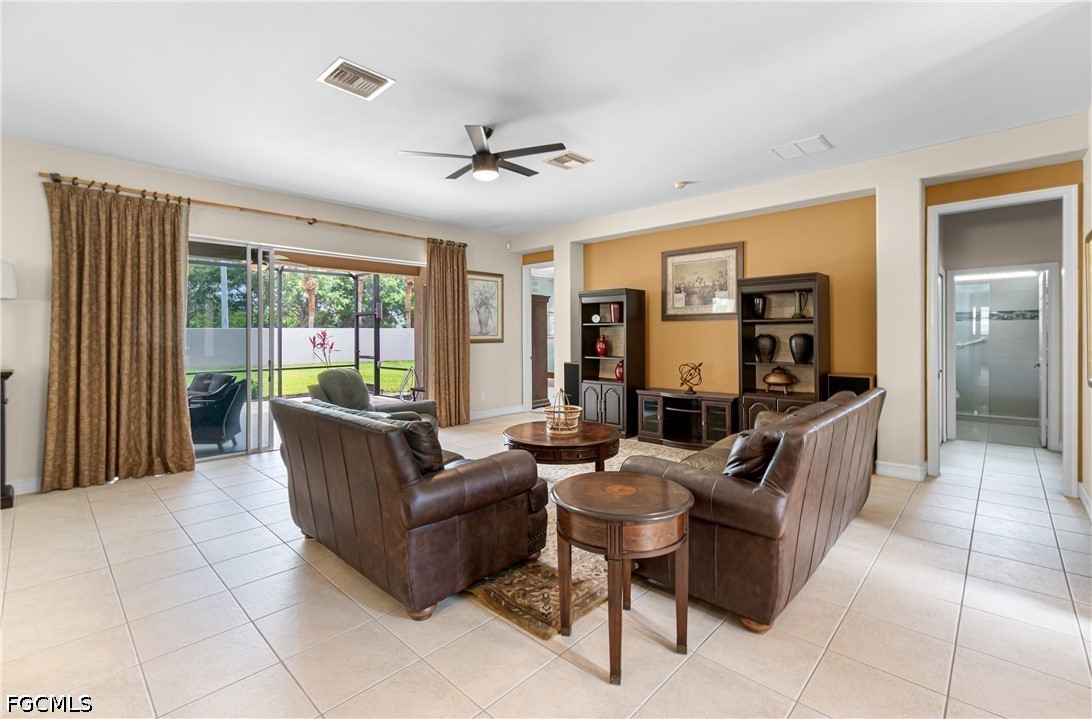 3 Bed SingleFamilyResidence for Sale in Hidden Links, photo 12