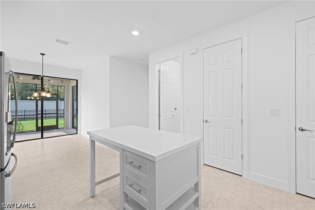3 Bed SingleFamilyResidence for Sale in Westbrook, photo 12