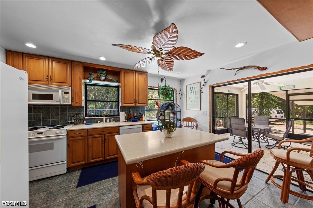 2 Bed Pool Home for Sale in Naples, photo 12