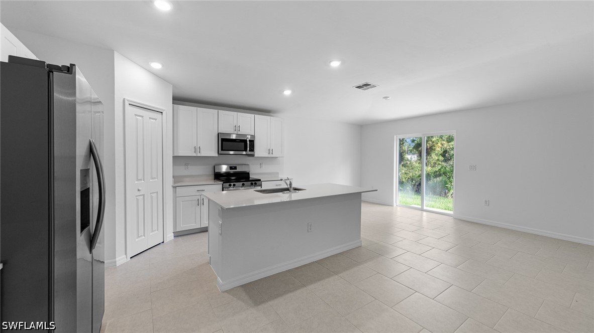 4 Bed SingleFamilyResidence for Sale in Lehigh Acres, photo 12