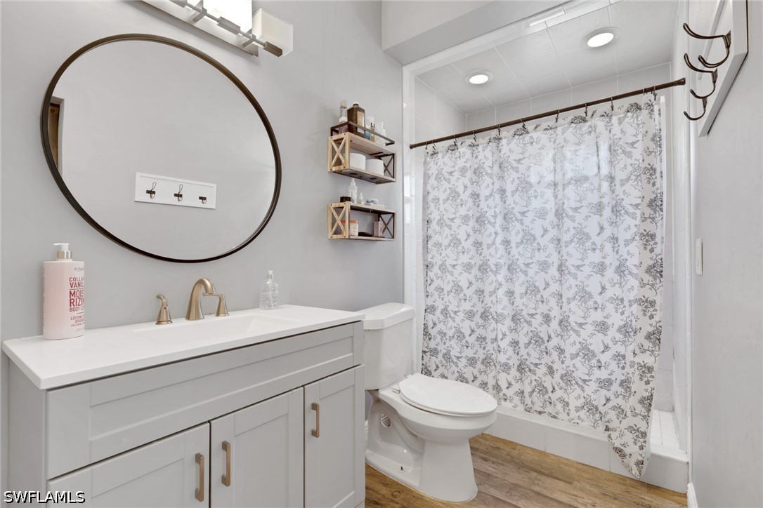 3 Bed SingleFamilyResidence for Sale in Naples, photo 12