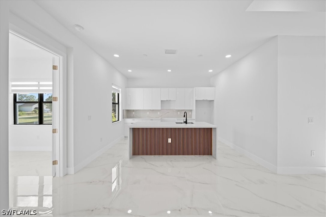 4 Bed SingleFamilyResidence for Sale in Lehigh Acres, photo 12