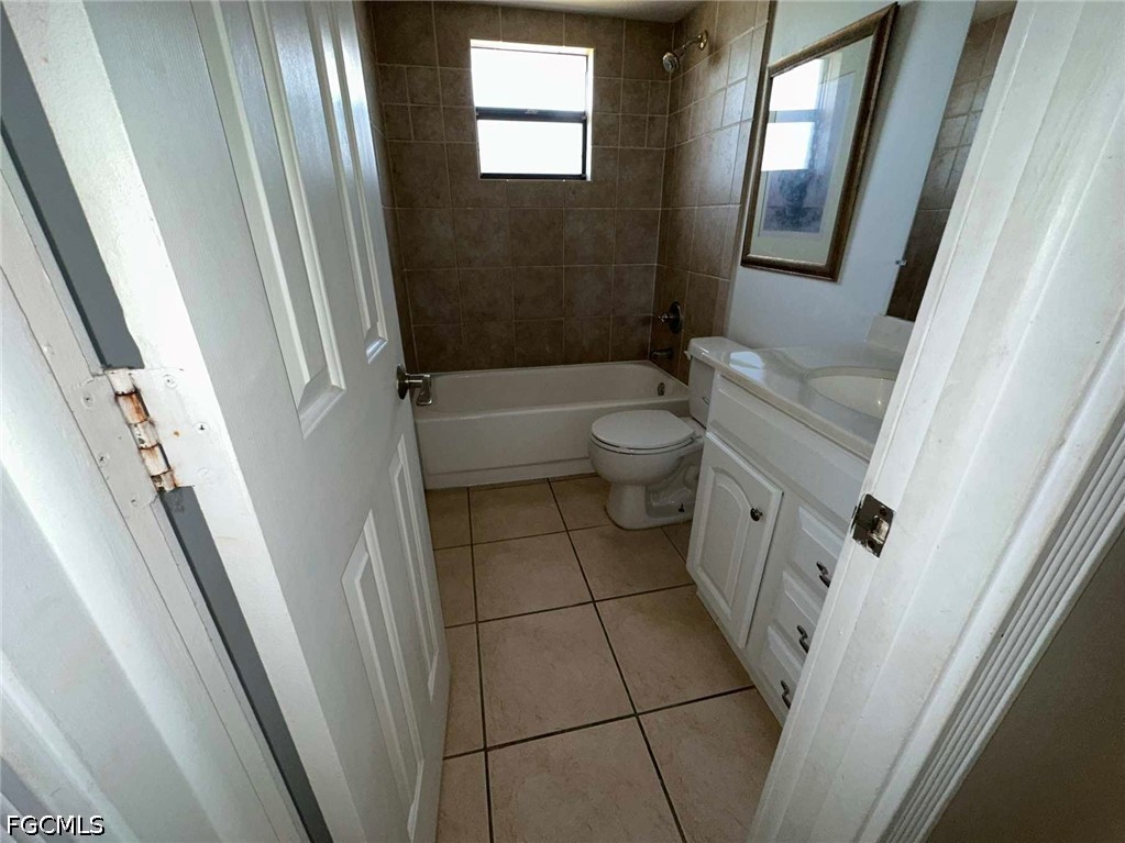 3 Bed SingleFamilyResidence for Sale in Cape Coral, photo 12