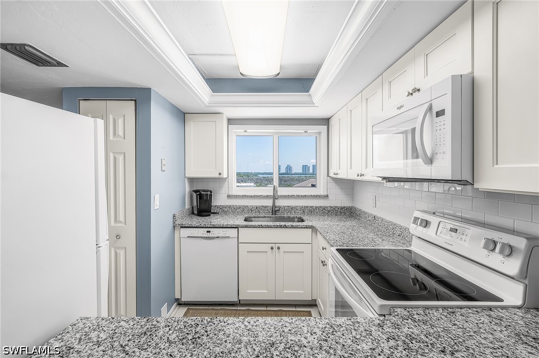 2 Bed Waterfront Home for Sale in Windsong, FL, $635,000 — photo 12