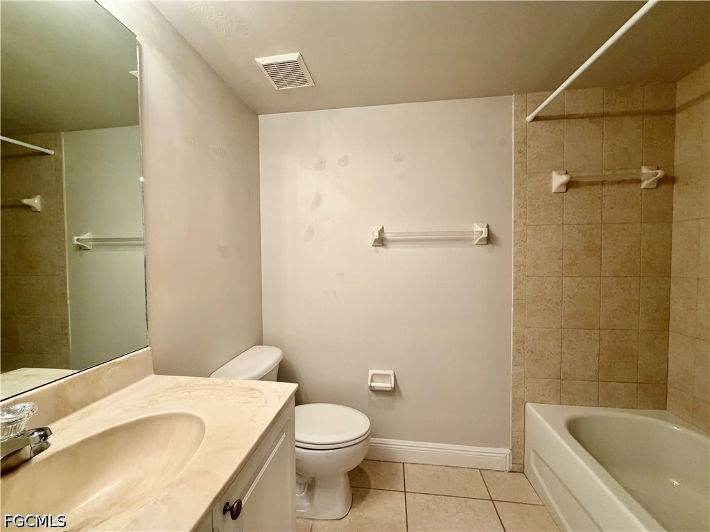 2 Bed Condominium for Sale in Fort Myers, photo 12