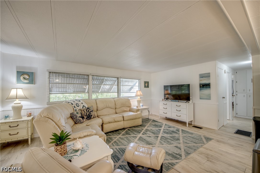 2 Bed ManufacturedHome for Sale in Old Bridge Village, FL — photo 12