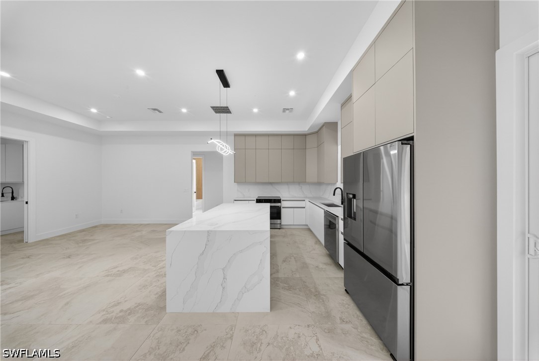 4 Bed SingleFamilyResidence for Sale in Naples, photo 12