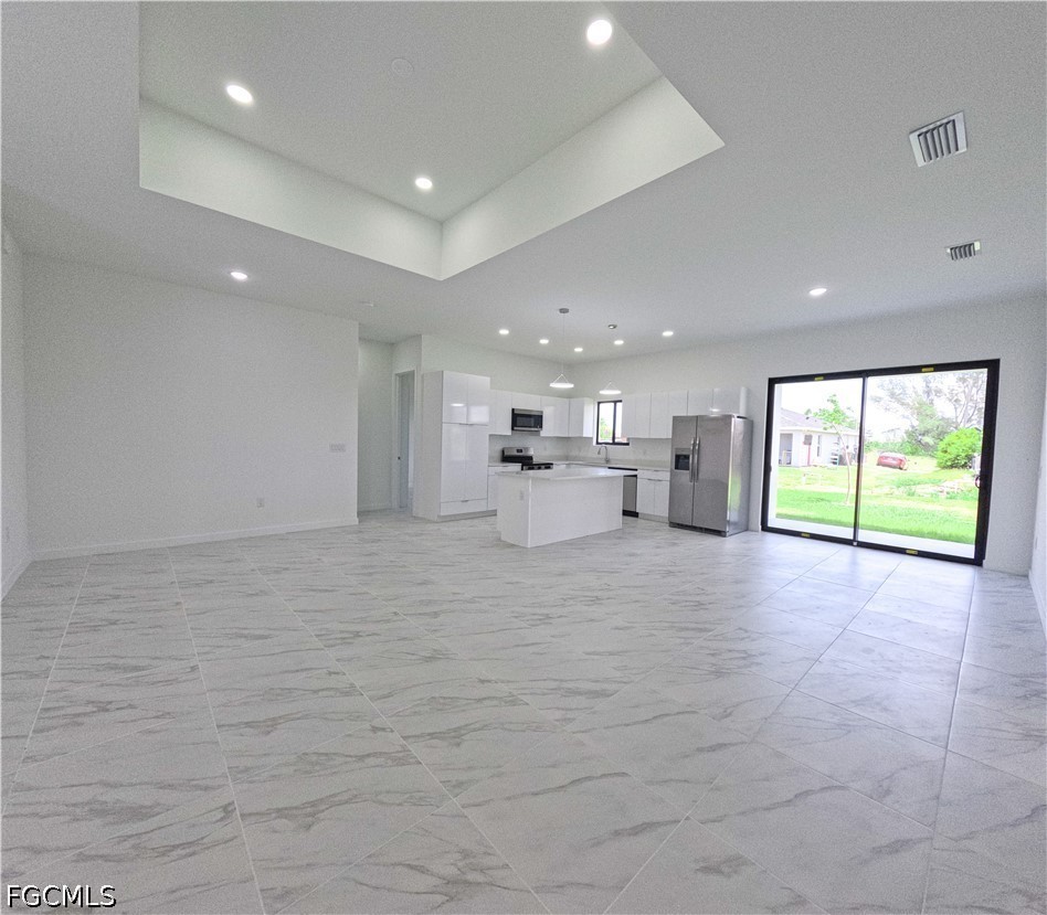 3 Bed SingleFamilyResidence for Sale in Cape Coral, photo 12