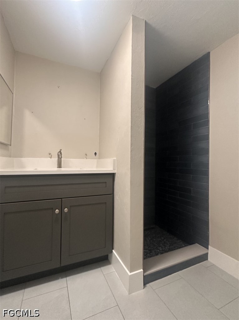 3 Bed SingleFamilyResidence for Sale in Fort Myers, photo 12