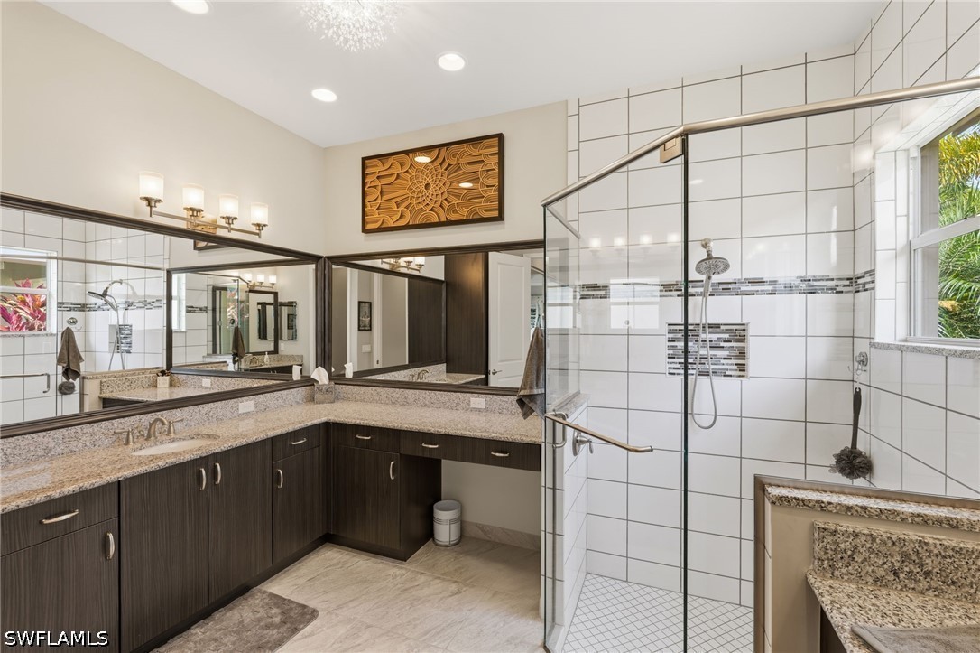 3 Bed Pool Home for Sale in Valencia Bonita, photo 12