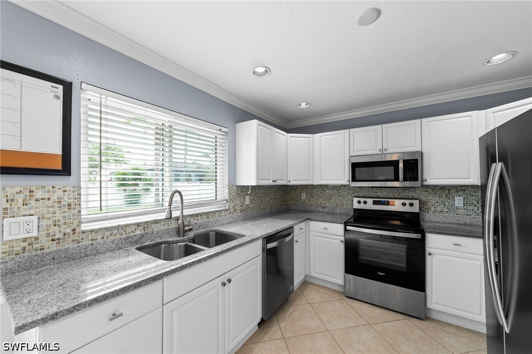3 Bed Pool Home for Sale in Cape Coral, photo 12