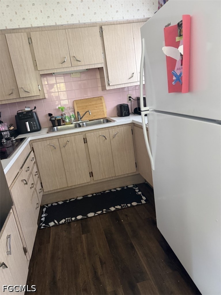 3 Bed SingleFamilyResidence for Sale in Fort Myers, photo 12