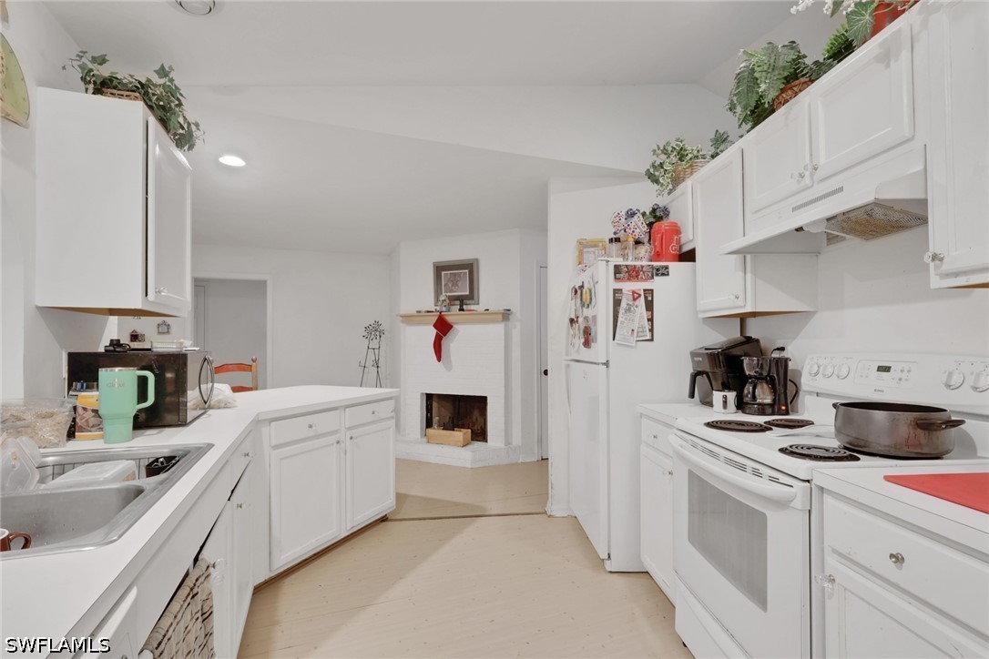 3 Bed SingleFamilyResidence for Sale in Morton Grove, photo 12