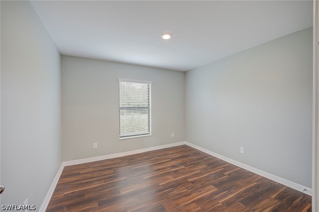 3 Bed SingleFamilyResidence for Sale in Mirror Lakes, photo 12