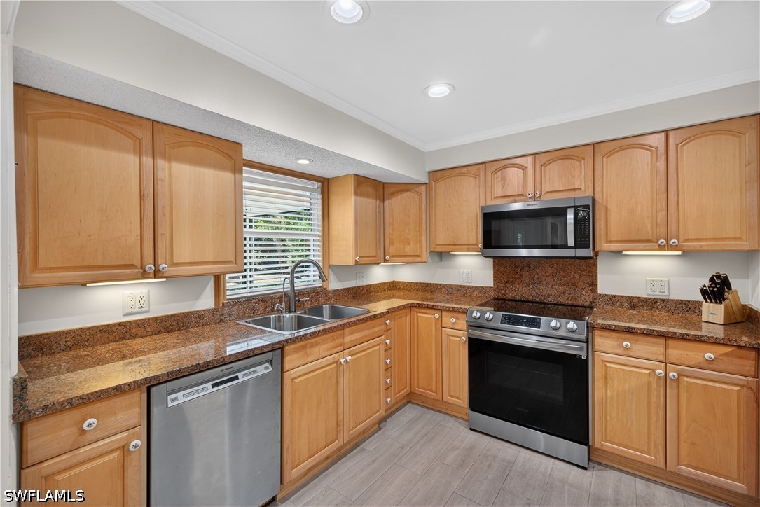 3 Bed SingleFamilyResidence for Sale in Logan Woods, photo 12