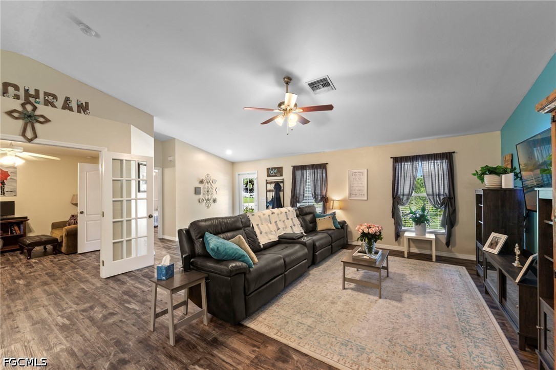 3 Bed SingleFamilyResidence for Sale in Lehigh Acres, photo 12