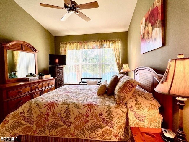 2 Bed Waterfront Home for Sale in Mill Run, photo 12