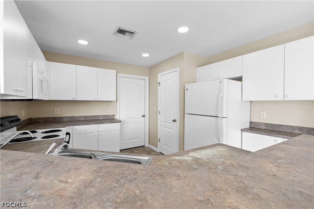 3 Bed SingleFamilyResidence for Sale in Cape Coral, FL — photo 12