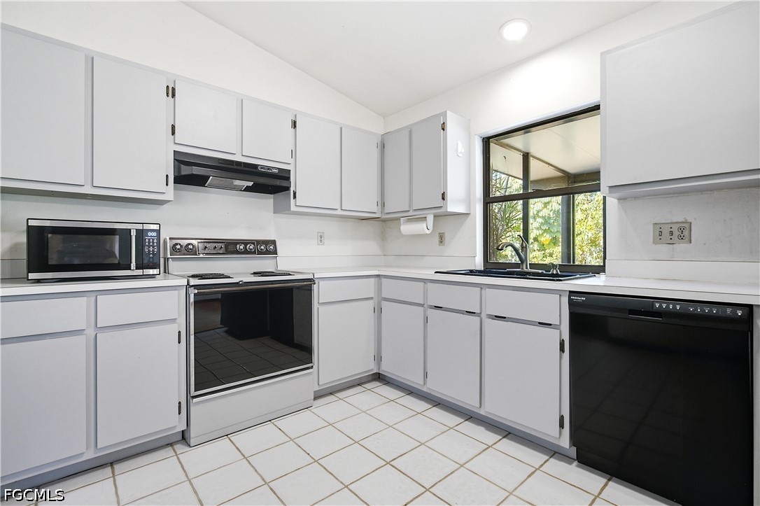 3 Bed SingleFamilyResidence for Sale in Cape Coral, FL — photo 12