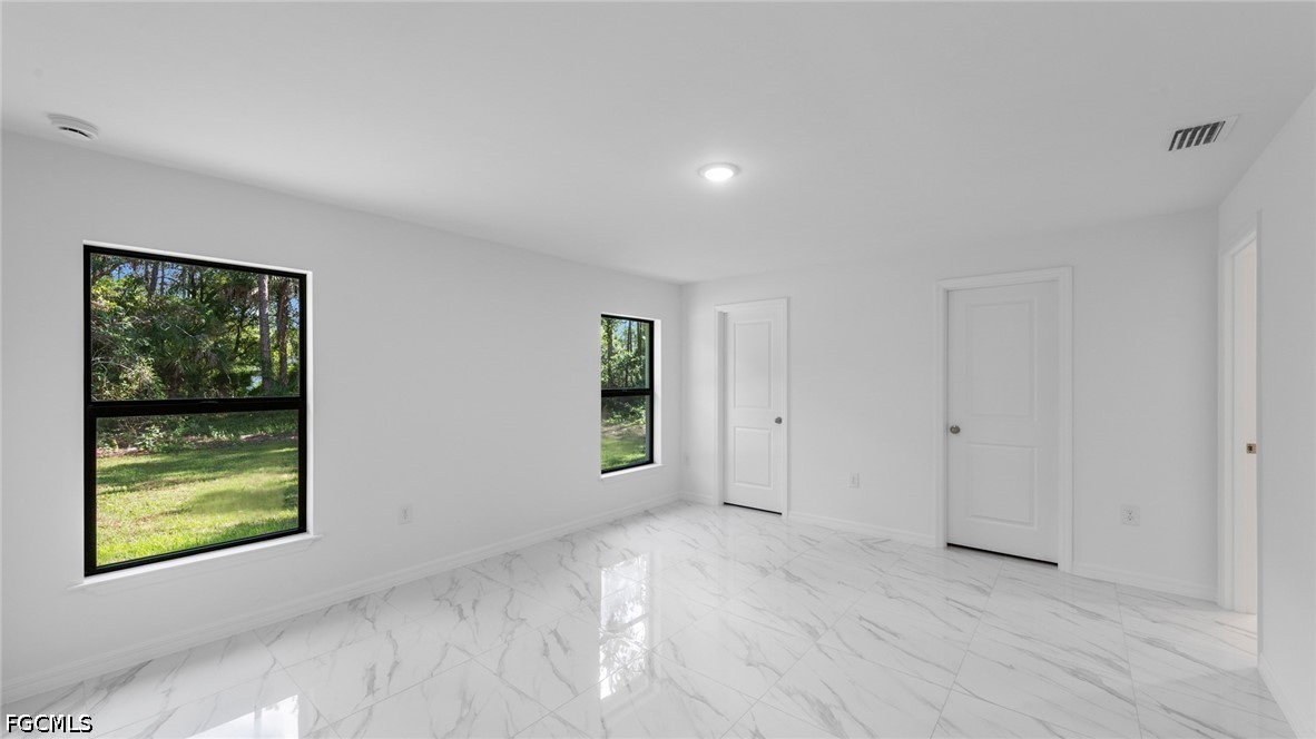 4 Bed SingleFamilyResidence for Sale in Lehigh Acres, photo 12