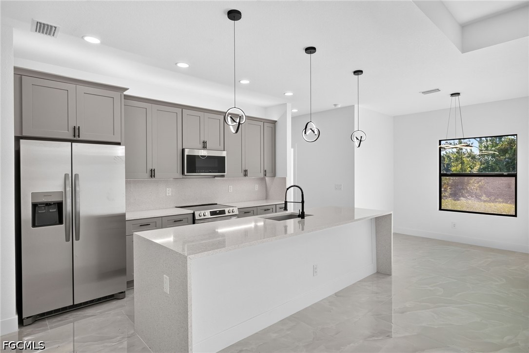 4 Bed SingleFamilyResidence for Sale in Lehigh Acres, photo 12