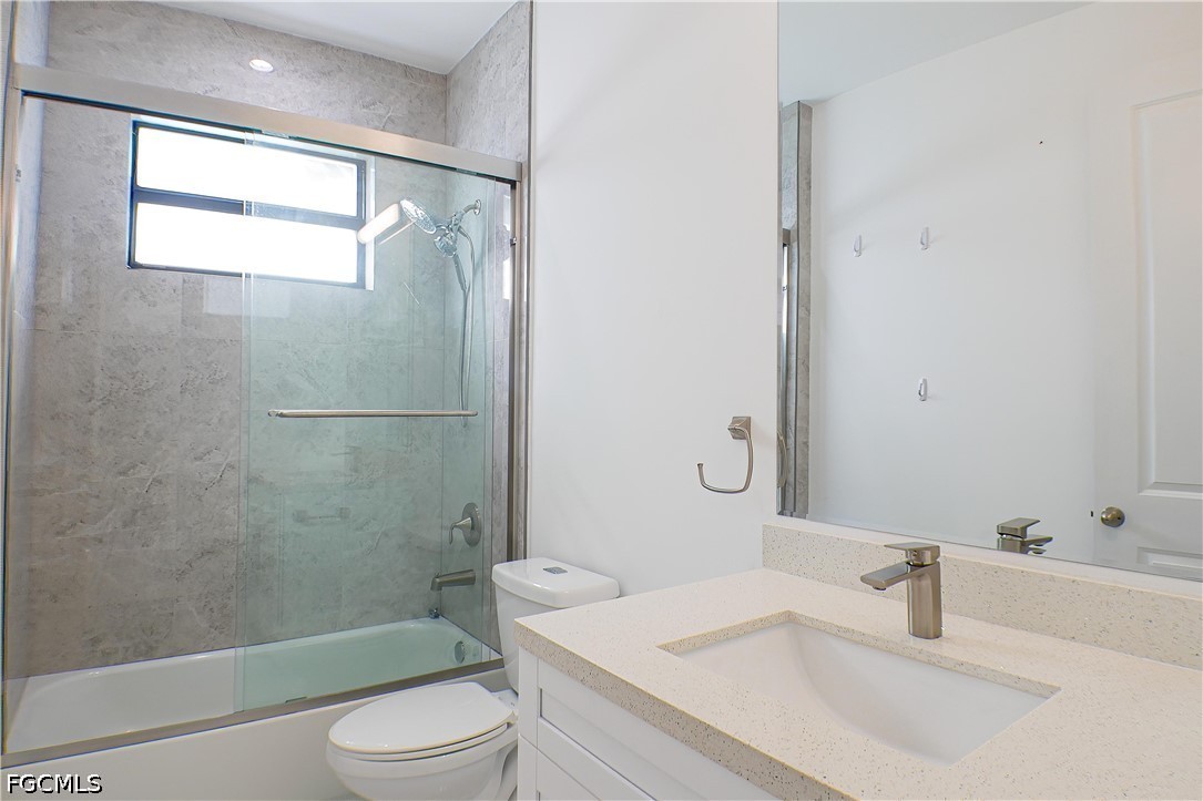 3 Bed SingleFamilyResidence for Sale in Naples, photo 12