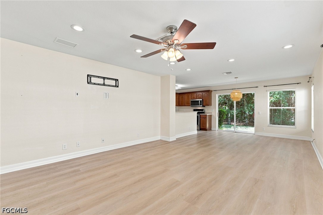 3 Bed Townhouse for Sale in Bayshore Commons, photo 12
