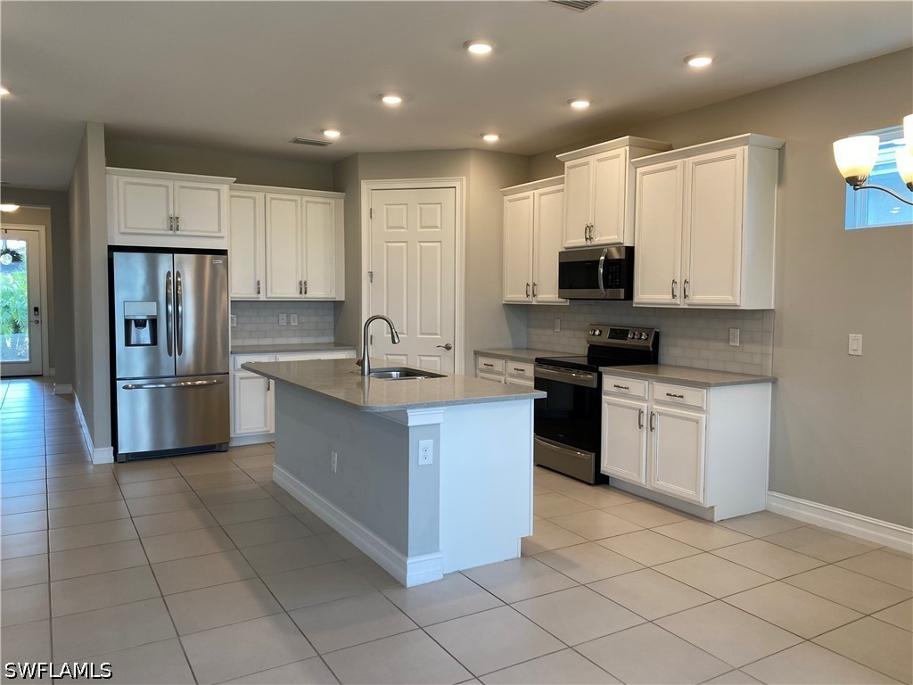 4 Bed SingleFamilyResidence for Sale in Bonita Springs, photo 12