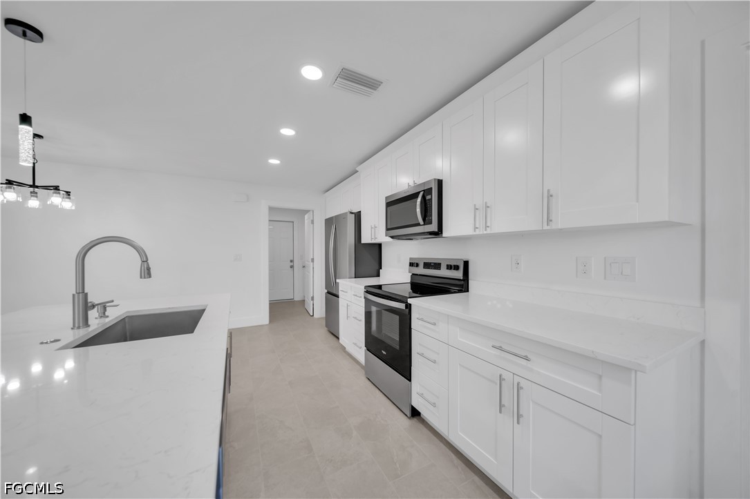 3 Bed SingleFamilyResidence for Sale in Lehigh Acres, photo 12