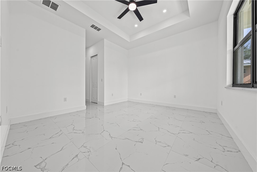 3 Bed SingleFamilyResidence for Sale in Lehigh Acres, photo 12