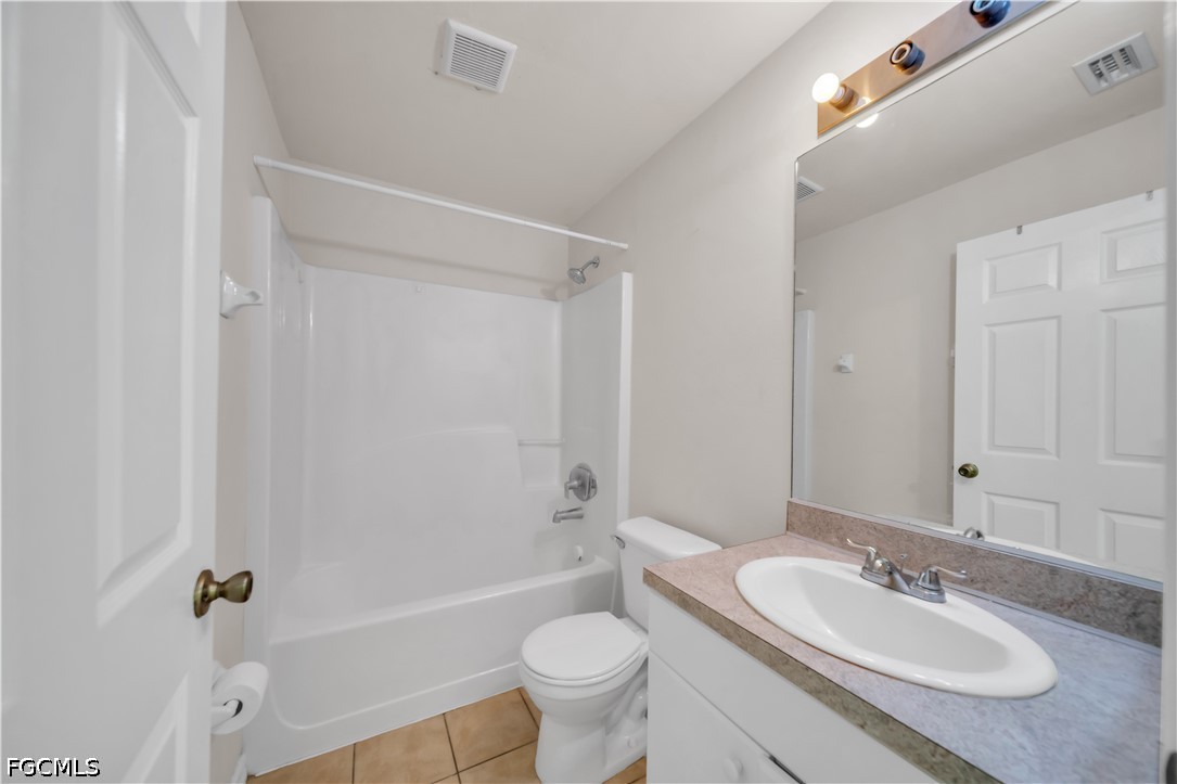 6 Bed Duplex for Sale in Lehigh Acres, photo 12