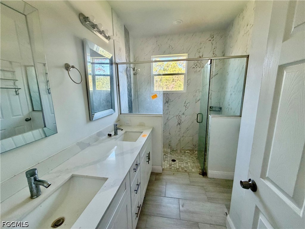 4 Bed SingleFamilyResidence for Sale in Lehigh Acres, photo 12