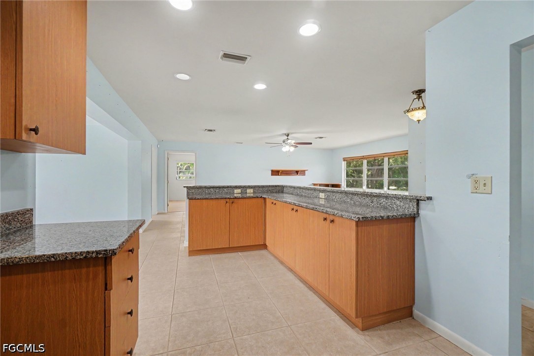 3 Bed SingleFamilyResidence for Sale in Bokeelia, photo 12