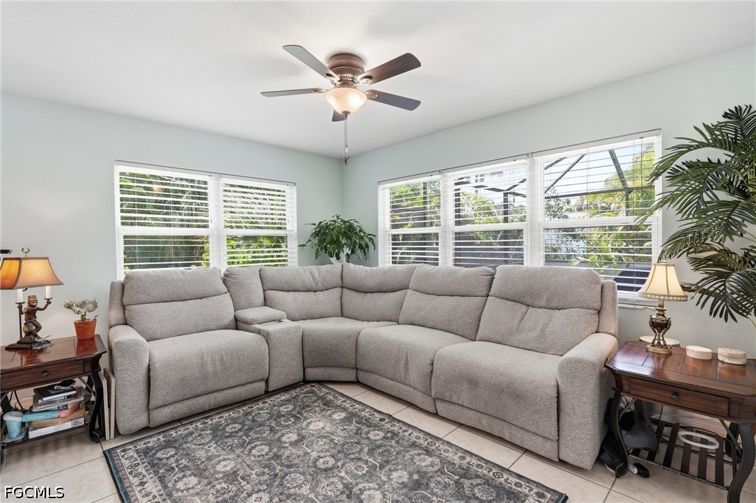3 Bed Pool Home for Sale in Palmlee Park, photo 12