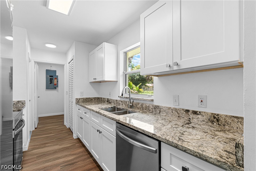 3 Bed SingleFamilyResidence for Sale in Fort Myers, FL — photo 12