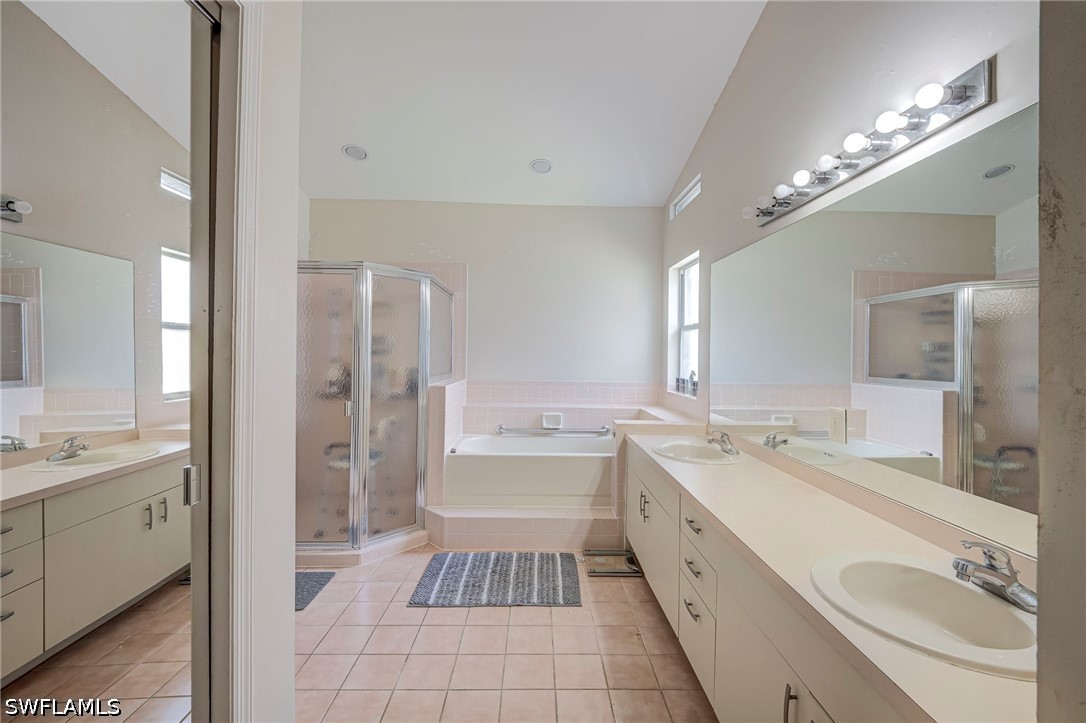3 Bed Pool Home for Sale in Berkshire Lakes, photo 12