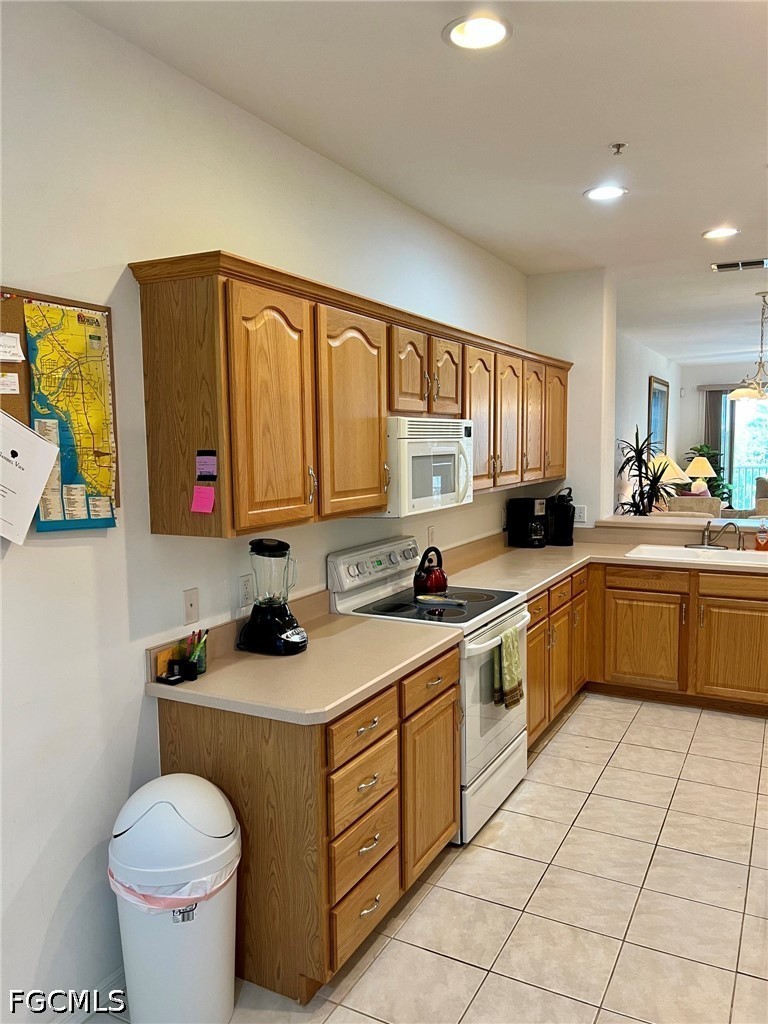 2 Bed Condominium for Sale in Sanibel View Condo, FL, $3,900 — photo 12