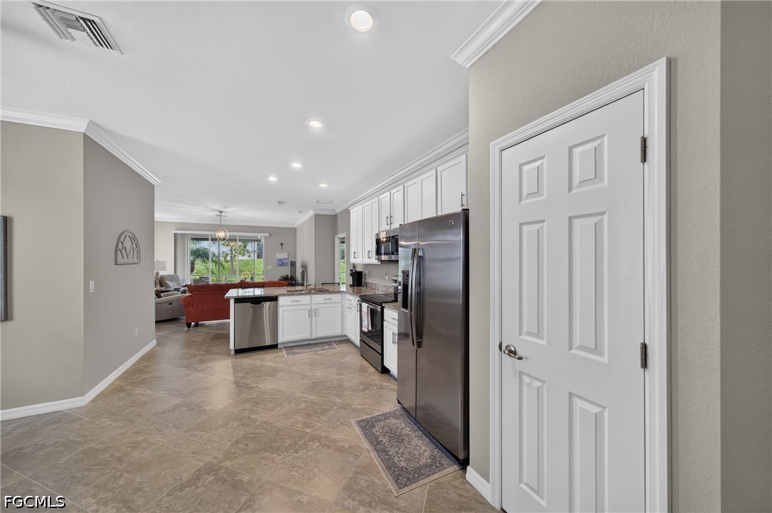 3 Bed SingleFamilyResidence for Sale in Castalina, FL — photo 12