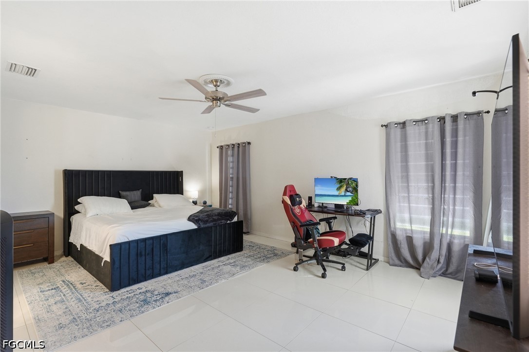 4 Bed SingleFamilyResidence for Sale in Cape Coral, photo 12