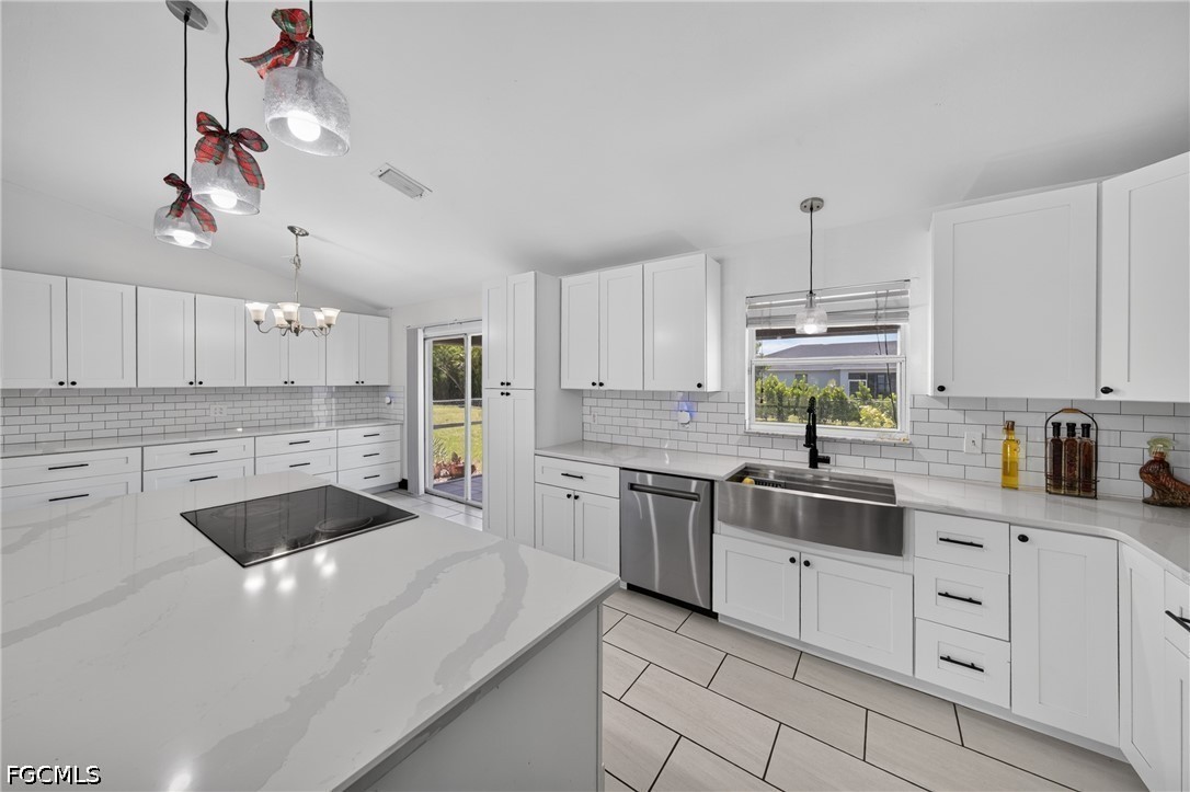 3 Bed SingleFamilyResidence for Sale in Cape Coral, photo 12
